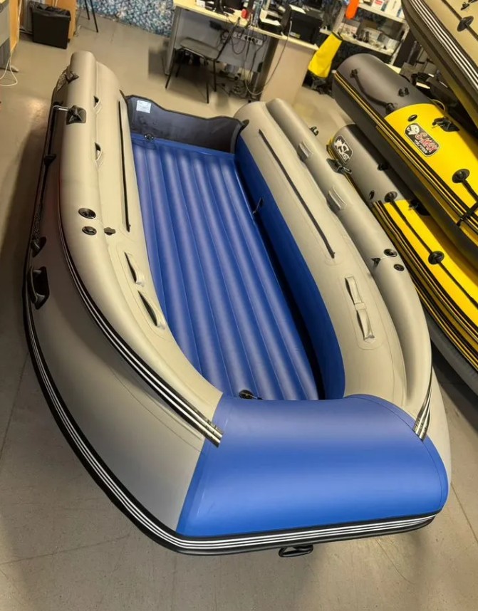 Лодка Reef 390Fi Jet